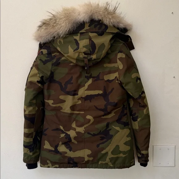 Canada Goose Camouflage Goose Down Jacket with Coyote Fur Trim Size small - Picture 7 of 9